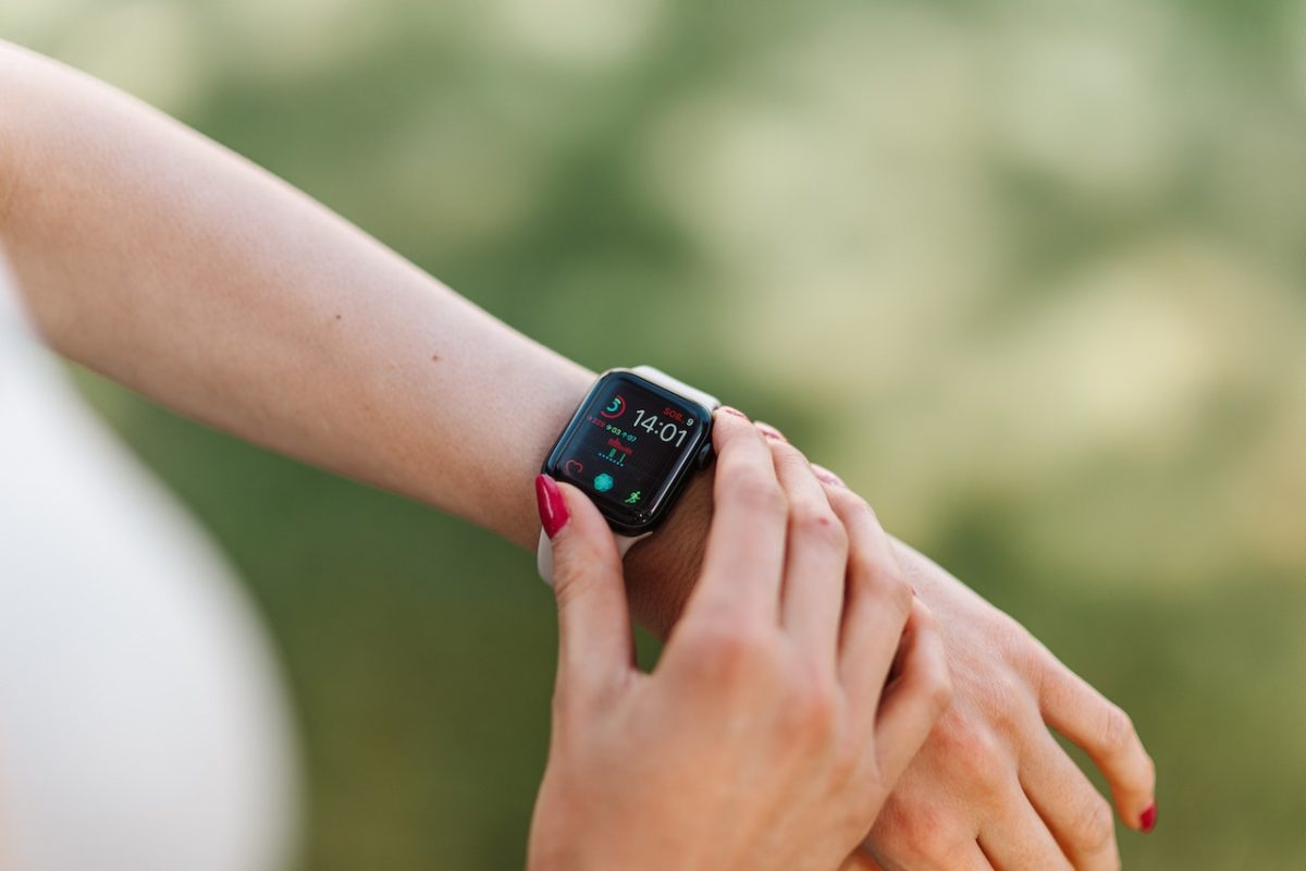 Czy warto kupić smartwatch? Korzyści i rozważania przed zakupem