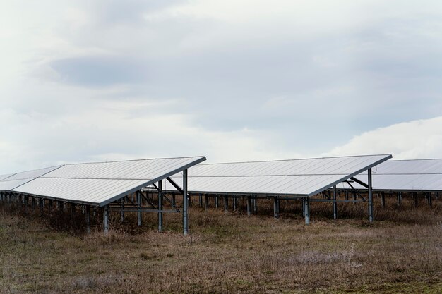 Jak działają przetwornice napięcia w systemach off-grid?